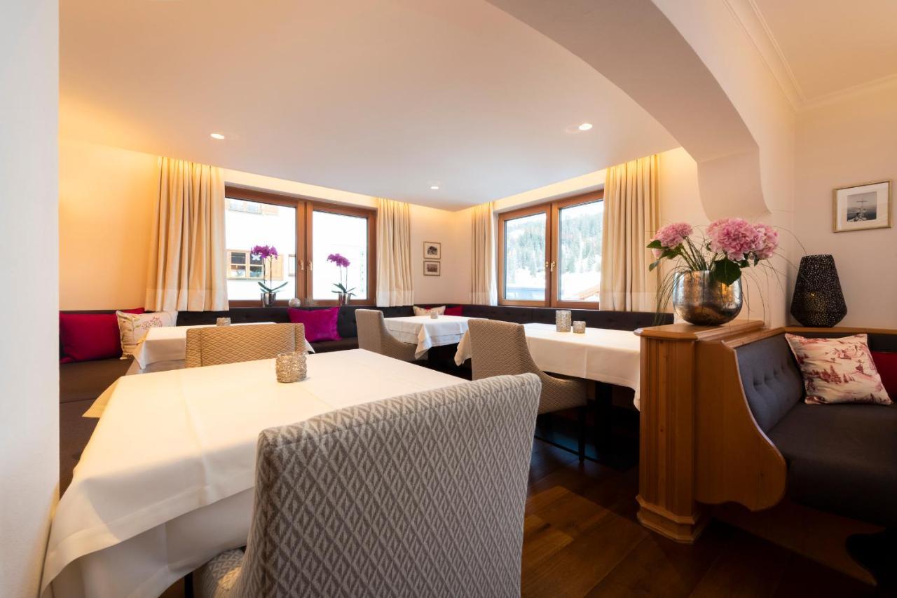 לך אם ארלברג Hotel Garni Edelweiss מראה חיצוני תמונה