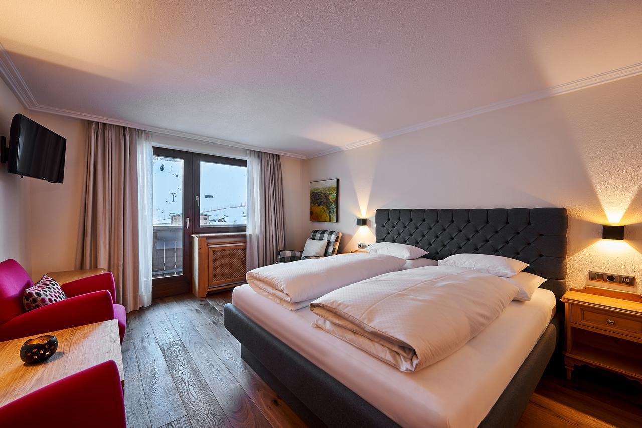 לך אם ארלברג Hotel Garni Edelweiss מראה חיצוני תמונה