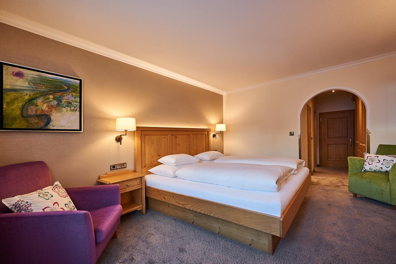 לך אם ארלברג Hotel Garni Edelweiss מראה חיצוני תמונה