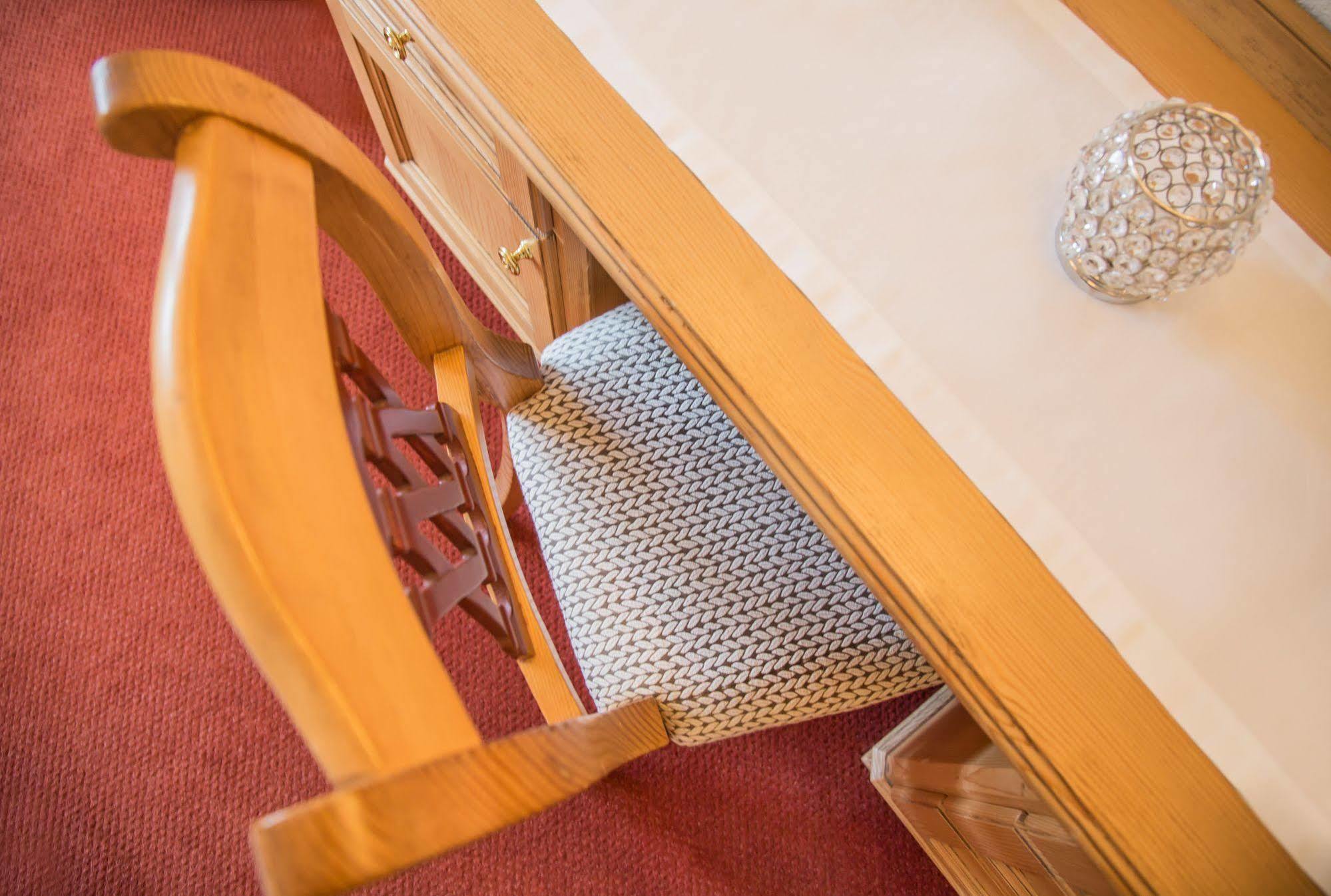 לך אם ארלברג Hotel Garni Edelweiss מראה חיצוני תמונה